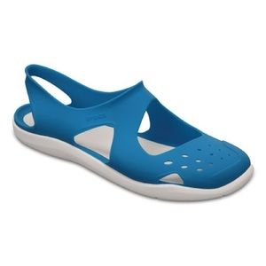 Crocs | Electric Blue Swiftwater Wave Sandal - Women Size 10